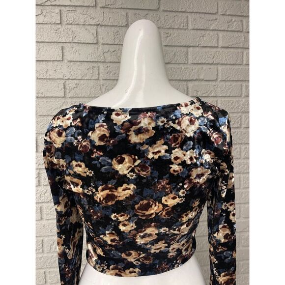 Forever 21 Floral Velour Long Sleeve Cropped Top Size M - Picture 2 of 8